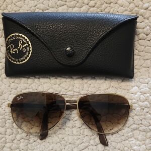 Ray-Ban Aviator Sunglasses with Case